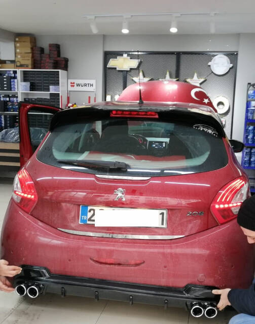 Peugeot 208 Difüzör Özel Orjinal Ürün - 1